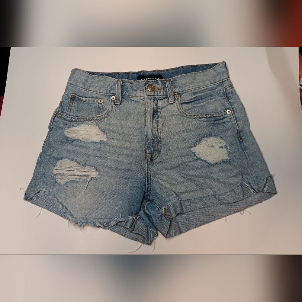 Aeropostale Women's Size 6 High Rise Light Wash Denim Distressed Mom Shorts